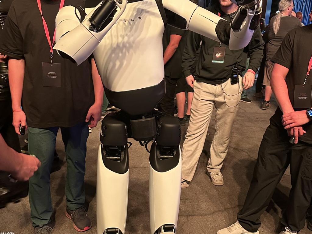 ព្រឹត្តិការណ៍ថ្មីៗនៅកម្ពុជា និងការប្រកួតប្រជែង